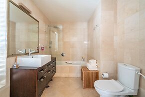 Bright and Clean Rothchild Quarter