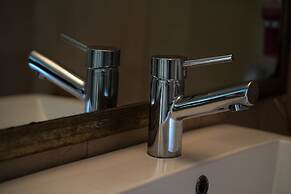 Bright and Clean Rothchild Quarter