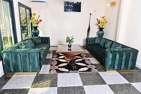 Welcome Garden's Hotel