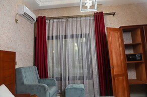 Welcome Garden's Hotel