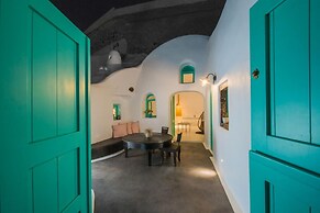 Two Bedroom Villa With Private Indoor Cave Pool