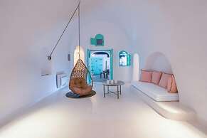 Two Bedroom Villa With Private Indoor Cave Pool