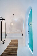 Two Bedroom Villa With Private Indoor Cave Pool