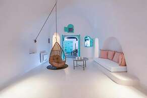 Two Bedroom Villa With Private Indoor Cave Pool