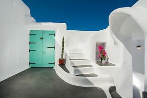 Two Bedroom Villa With Private Indoor Cave Pool