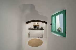 Two Bedroom Villa With Private Indoor Cave Pool