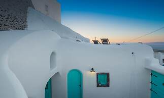 Two Bedroom Villa With Private Indoor Cave Pool