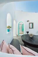 Two Bedroom Villa With Private Indoor Cave Pool