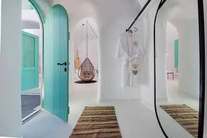 Two Bedroom Villa With Private Indoor Cave Pool