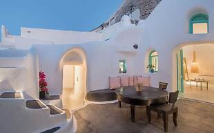 Two Bedroom Villa With Private Indoor Cave Pool