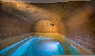 Two Bedroom Villa With Private Indoor Cave Pool