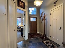 Ol239 Meadow Lake Country Escape