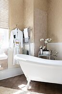 Staycations Maldon Suites