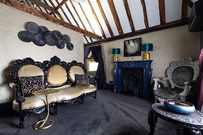 Staycations Maldon Suites