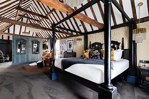 Staycations Maldon Suites