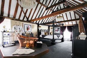 Staycations Maldon Suites