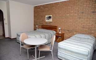 Rodney Motor Inn