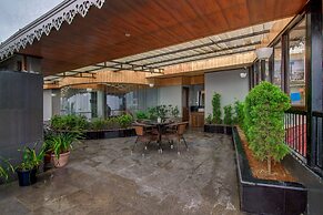 Sumi Queen's Yard Rink Mall Darjeeling