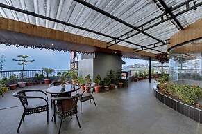 Sumi Queen's Yard Rink Mall Darjeeling