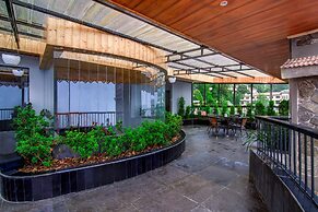 Sumi Queen's Yard Rink Mall Darjeeling