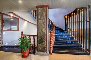 Sumi Queen's Yard Rink Mall Darjeeling