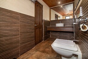 Sumi Queen's Yard Rink Mall Darjeeling