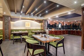 Sumi Queen's Yard Rink Mall Darjeeling