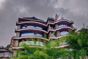 Sumi Queen's Yard Rink Mall Darjeeling