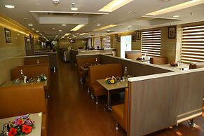 Raaj Bhaavan Clarks Inn Chennai