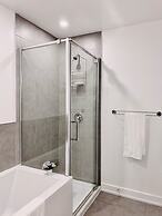 Luxurious and Peaceful Townhouse