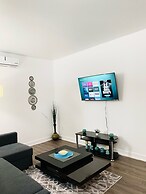 Luxurious and Peaceful Townhouse