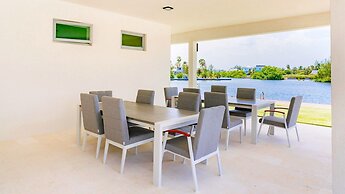 Cayman Luxury Rentals at One Canal Point