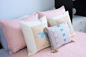 Cayman Luxury Rentals at One Canal Point