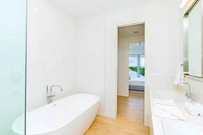 Cayman Luxury Rentals at One Canal Point