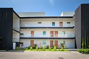 Cayman Luxury Rentals at One Canal Point