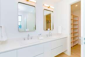 Cayman Luxury Rentals at One Canal Point