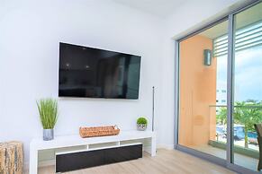 Cayman Luxury Rentals at One Canal Point