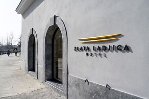 Zlata Ladjica Boutique Hotel