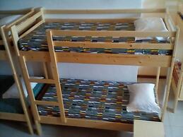 Room in Guest Room - Bed in Mixed Dormitory Room in Vila do Maio