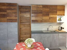 Casa Sofia - Magnificent new Built Town Center Studio Apartment With T