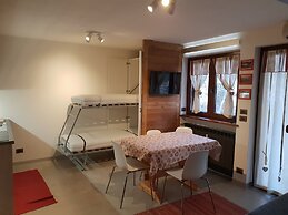 Casa Sofia - Magnificent new Built Town Center Studio Apartment With T