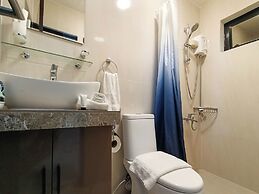 Manzil Anilao B&B Superior Bedroom U3