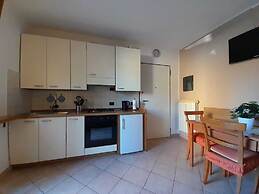 Marco Apartment - Holiday Apartment Luino