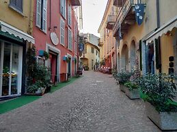 Marco Apartment - Holiday Apartment Luino