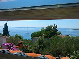 Spacious Holiday House Hana, Sleeps 12