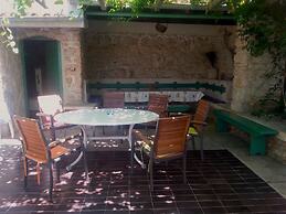 Spacious Holiday House Hana, Sleeps 12