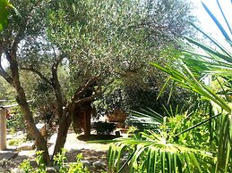 Spacious Holiday House Hana, Sleeps 12