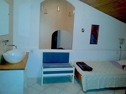 Spacious Holiday House Hana, Sleeps 12