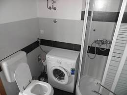 Spacious Apartment Milly With Pool