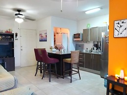 Room in Guest Room - Room in Comfortable Apartment Located on the Beac